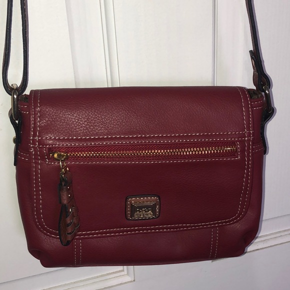 BOC Vinyl Crossbody Handbag Burgundy 👜 - Picture 4 of 8